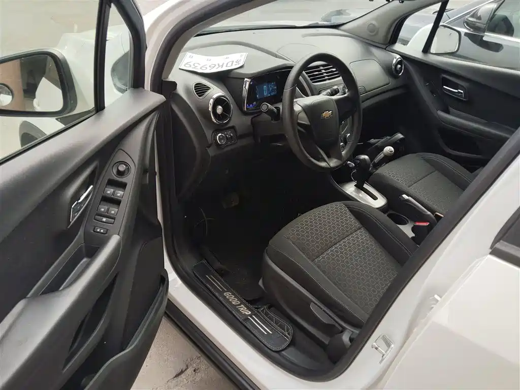 Chevrolet Trax 2016 1.4T Automatic 2WD Comfort Sunroof Edition фото 12