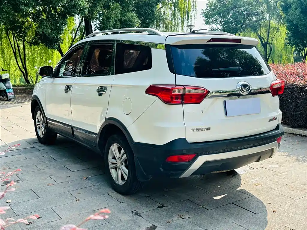 BAIC Huansu S3 2018 2018 1.5L Manual Luxury