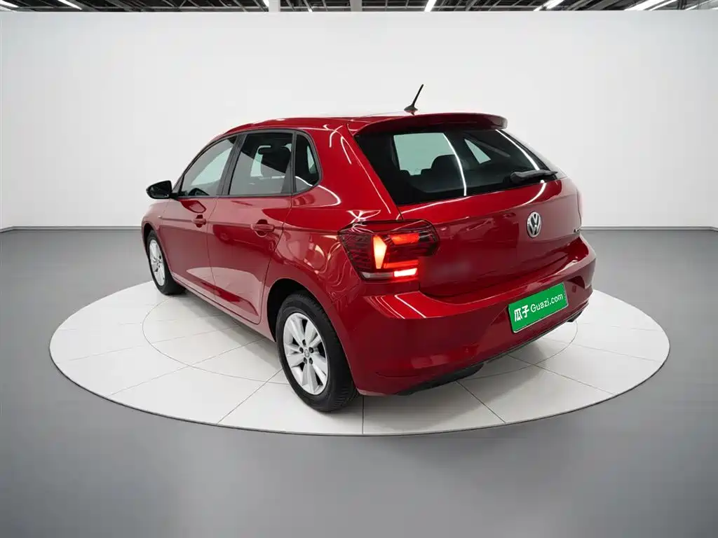 Volkswagen Polo 2019 Plus 1.5L Automatic Panorama Enjoyment Edition фото 5
