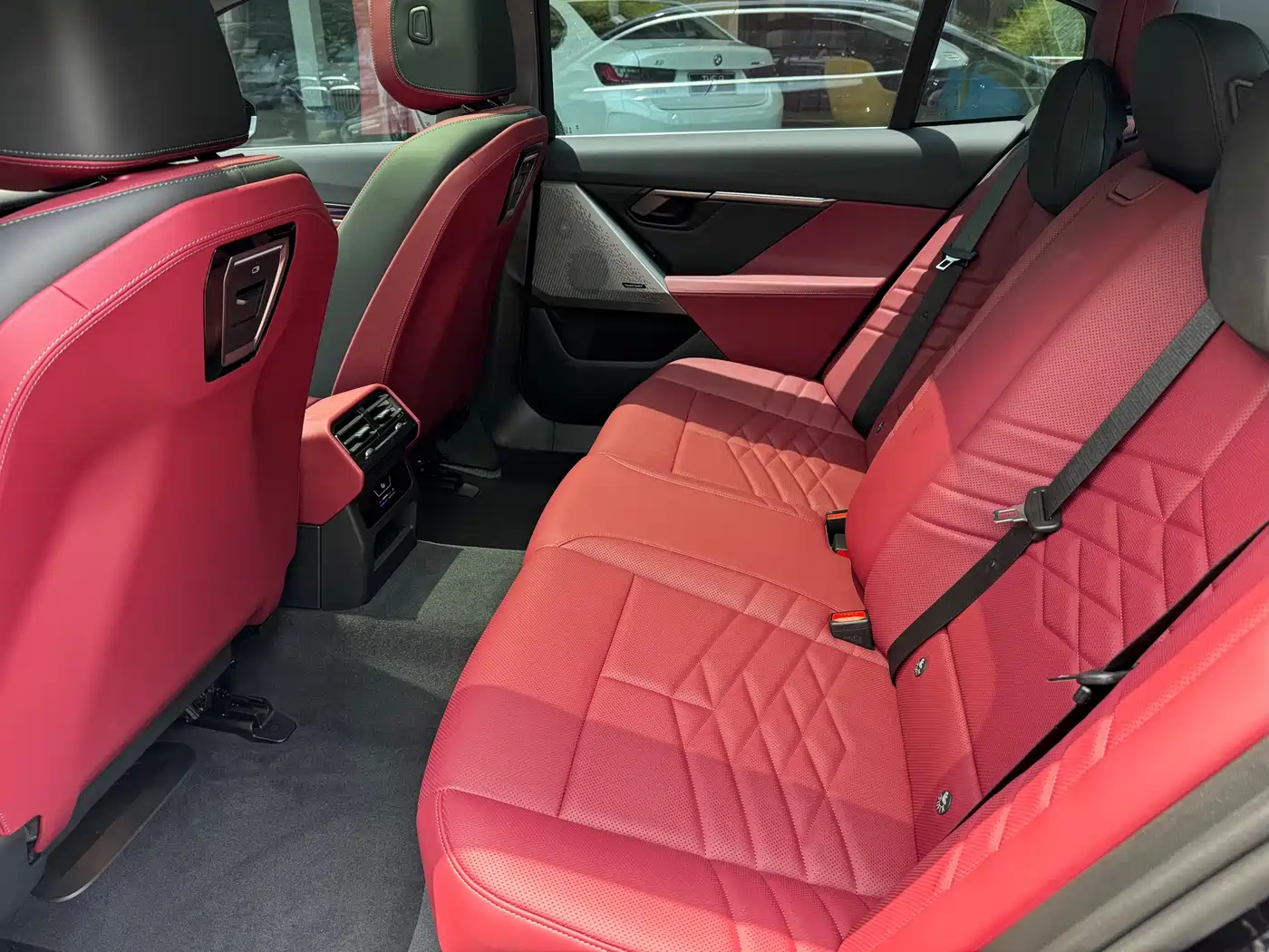 BMW i5 2024 eDrive 35L Premium Luxury Package фото 12