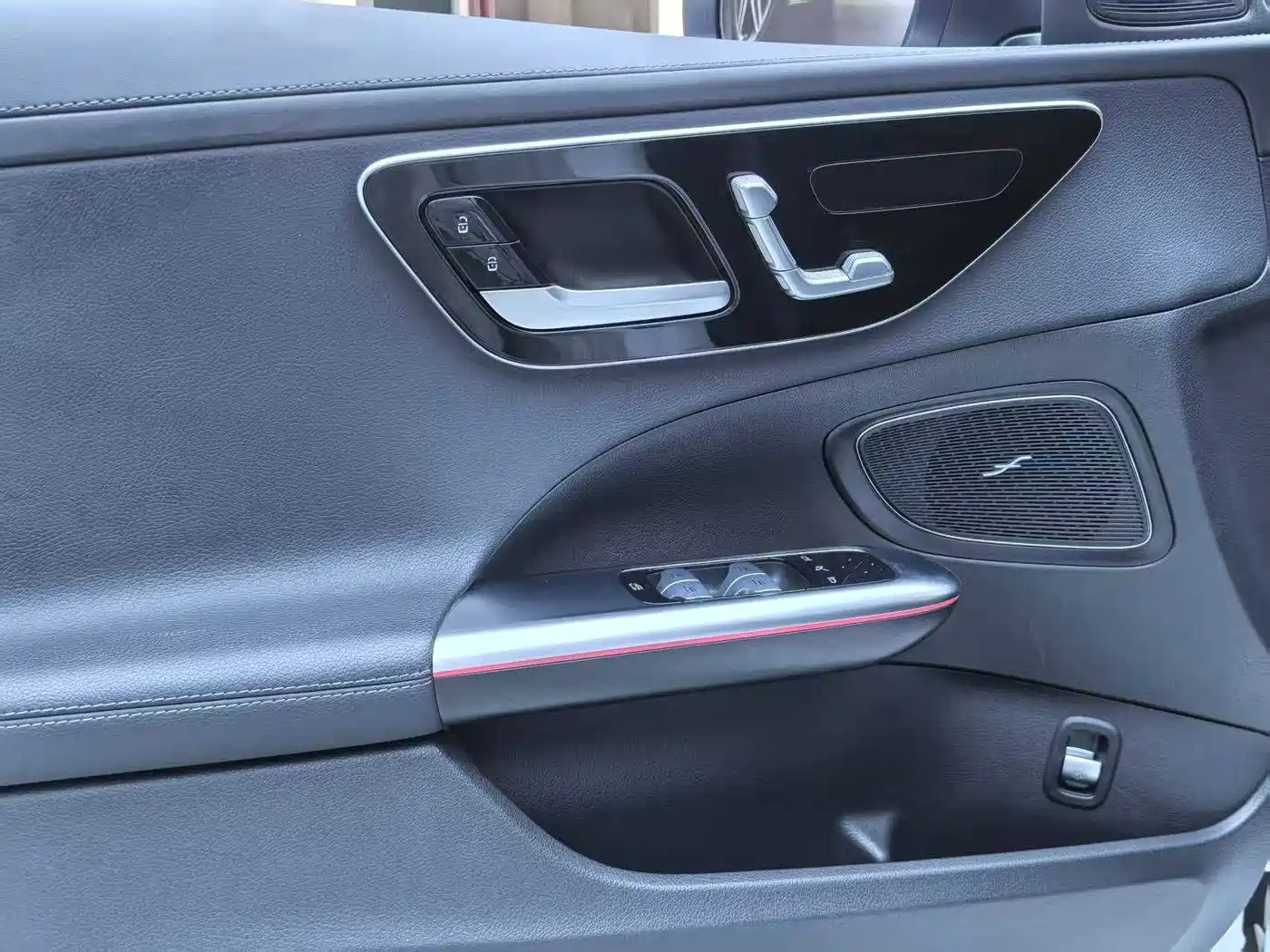 Mercedes-Benz C-Class 2023 Facelift C 260 L Sport Edition фото 16