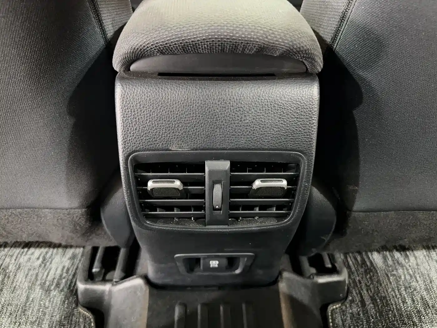 Toyota Levin 2022 185T CVT Luxury Edition фото 17