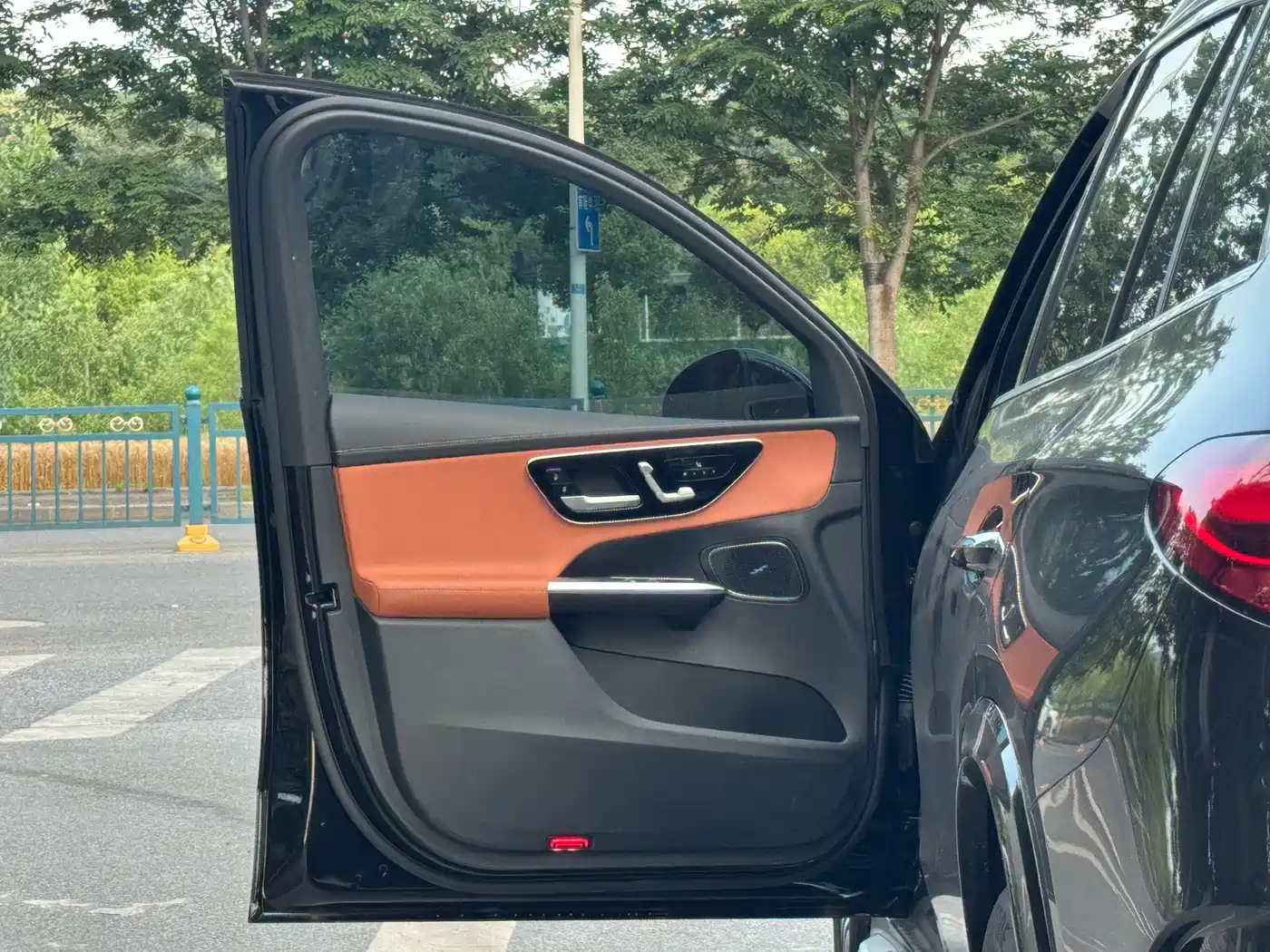 Mercedes-Benz GLC 2024 GLC 300 L 4MATIC Dynamic 5-seater фото 7