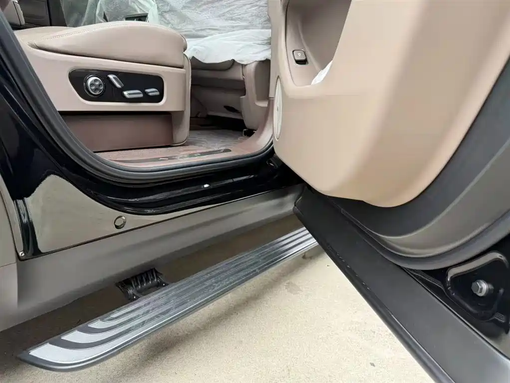 AITO Wenjie AITO M9 2026 Extended Range Max Edition 52kWh 5-seater фото 25