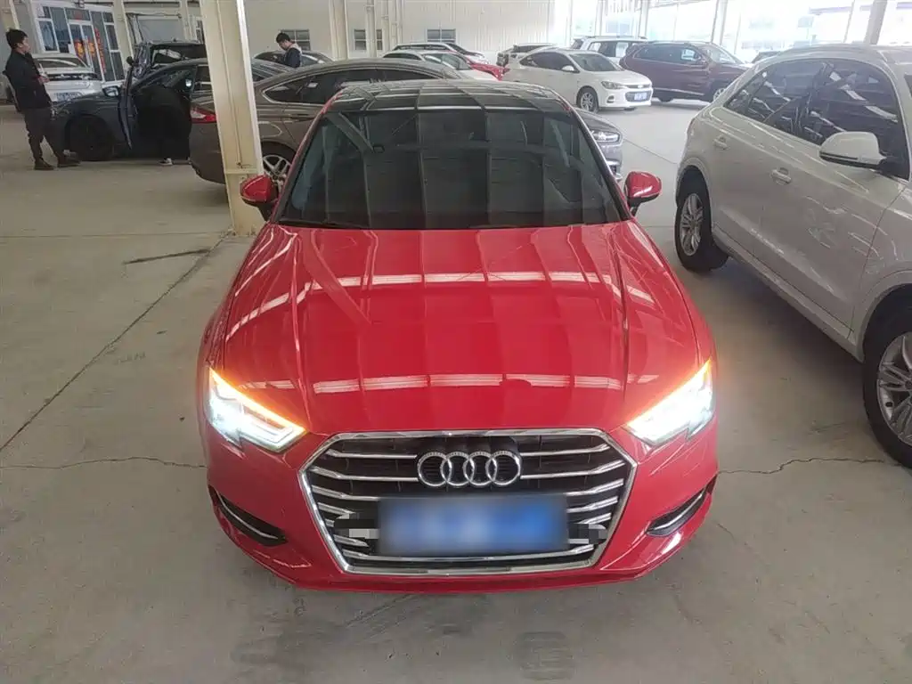 Audi A3 2018 30th Anniversary Limousine 35 TFSI Style фото 3