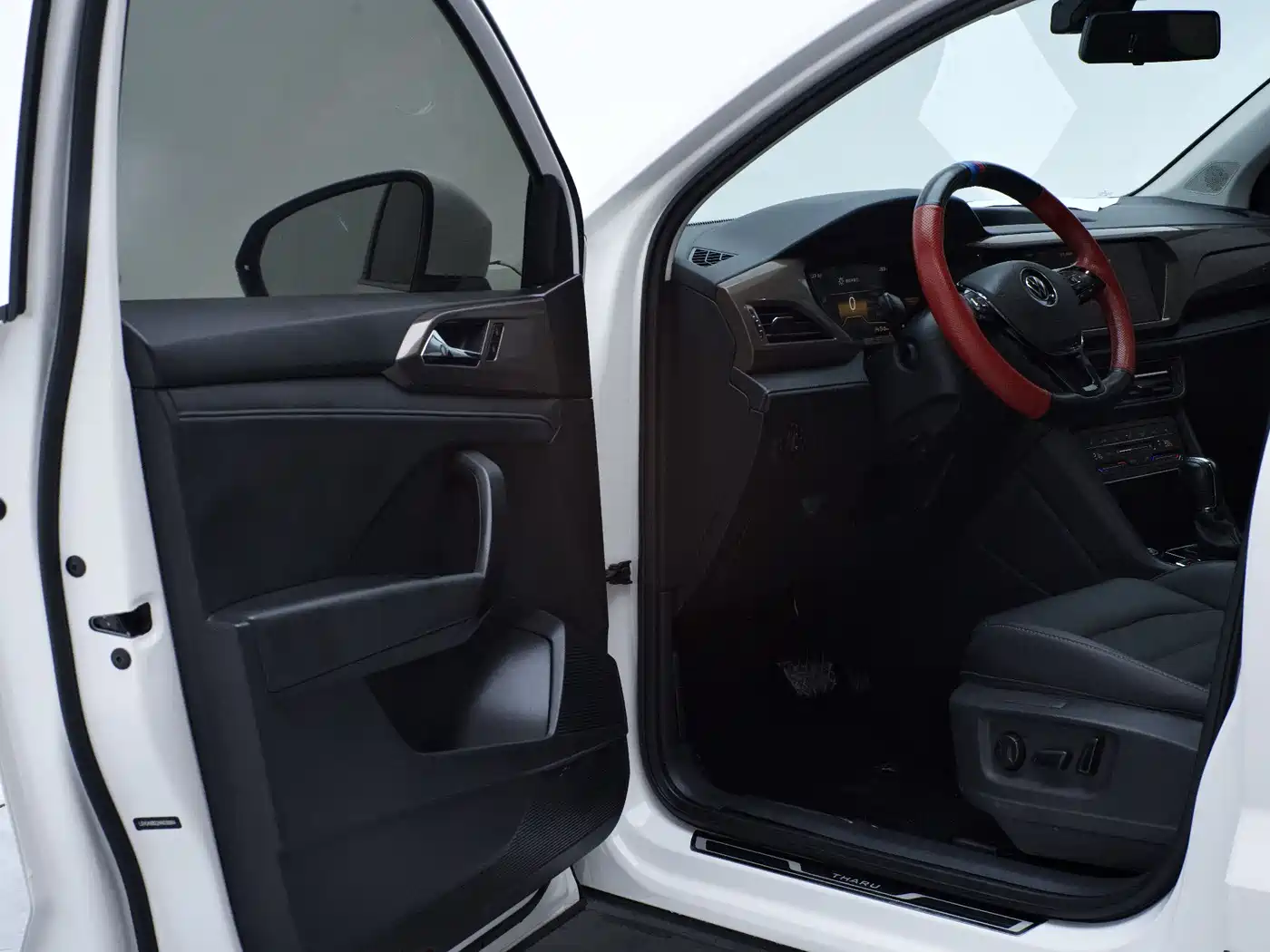 Volkswagen Tharu 2022 280TSI FWD Luxury Edition фото 23