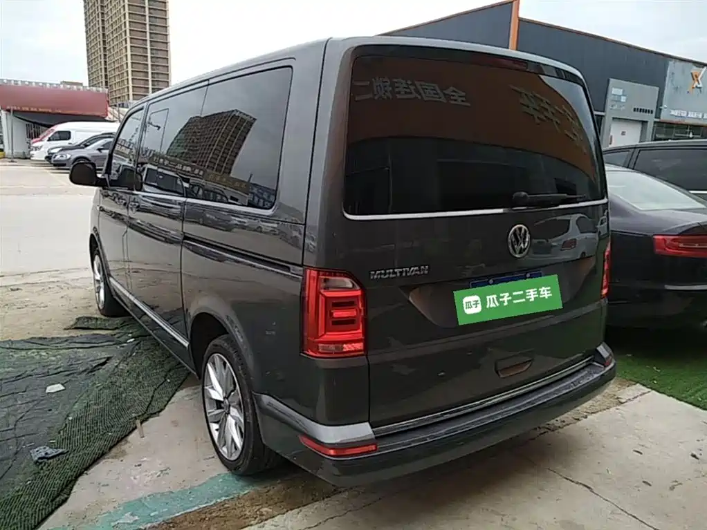 Volkswagen Multivan 2018 2.0TSI 2WD Luxury Edition 7-Seater фото 5