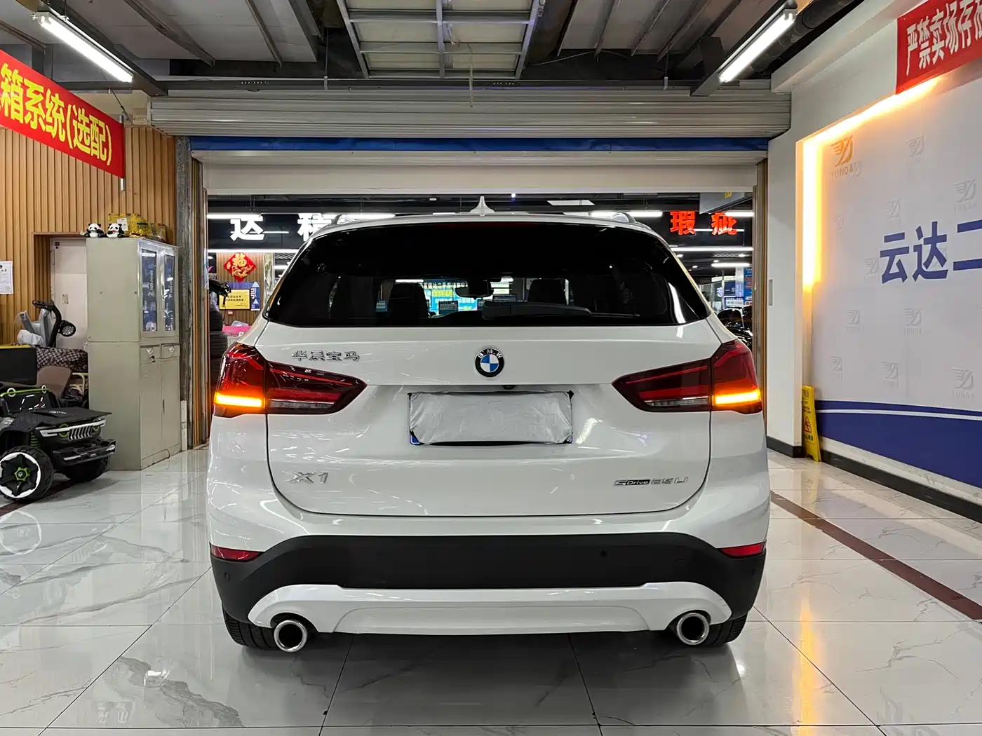 BMW X1 2021 sDrive25Li Leading фото 4
