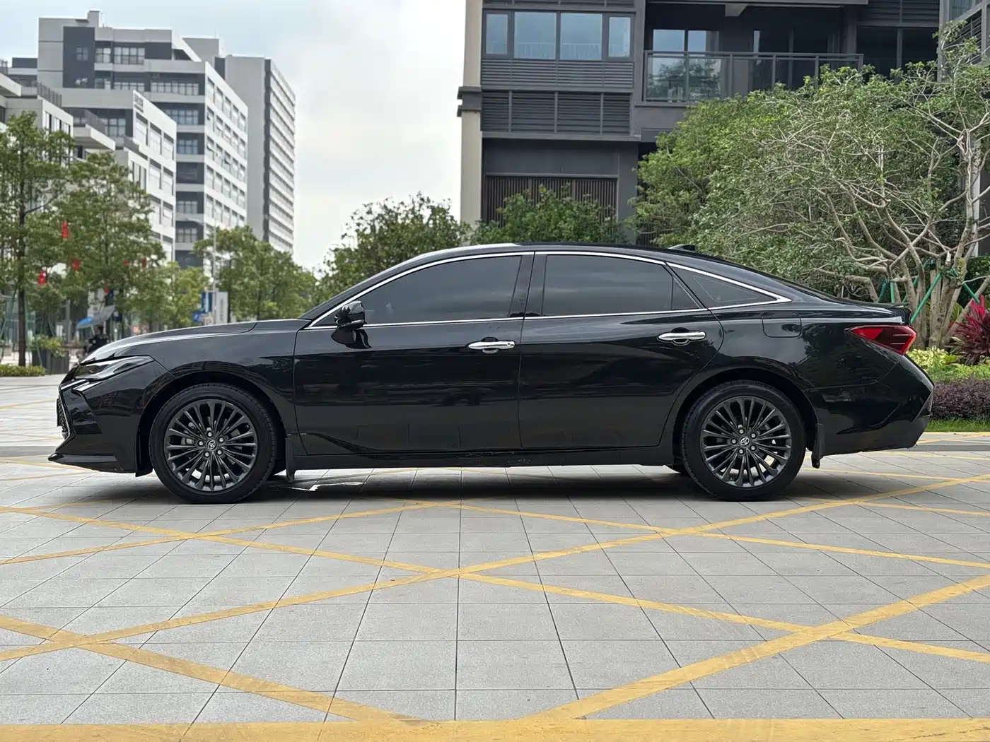 Toyota Avalon 2023 2.5L Touring Premium Edition фото 4