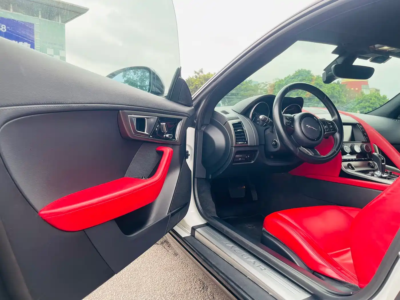 Jaguar F-TYPE 2015 3.0 SC Hardtop фото 13