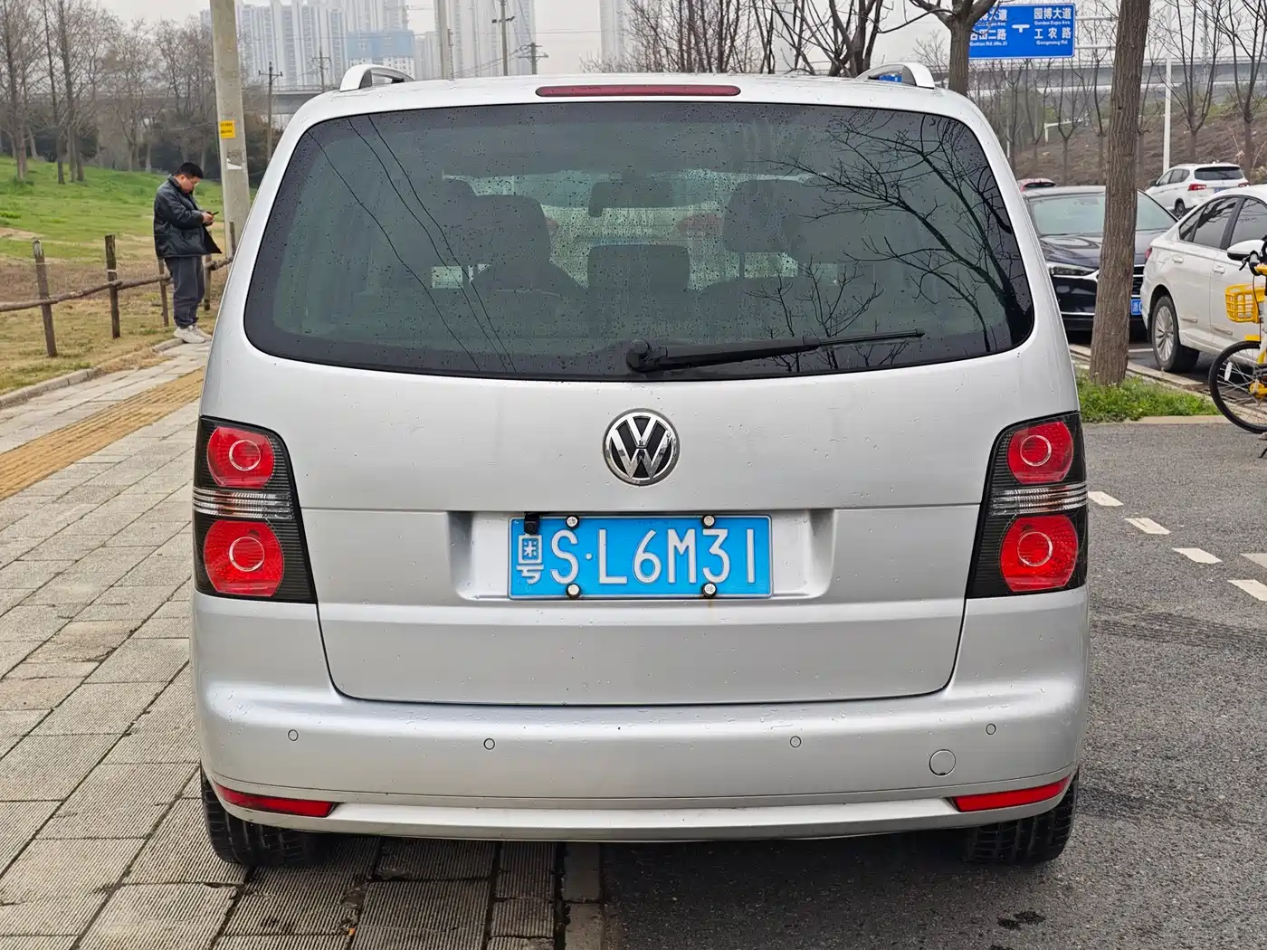 Volkswagen Touran 2013 1.4T DSG Comfort 5-seater фото 8