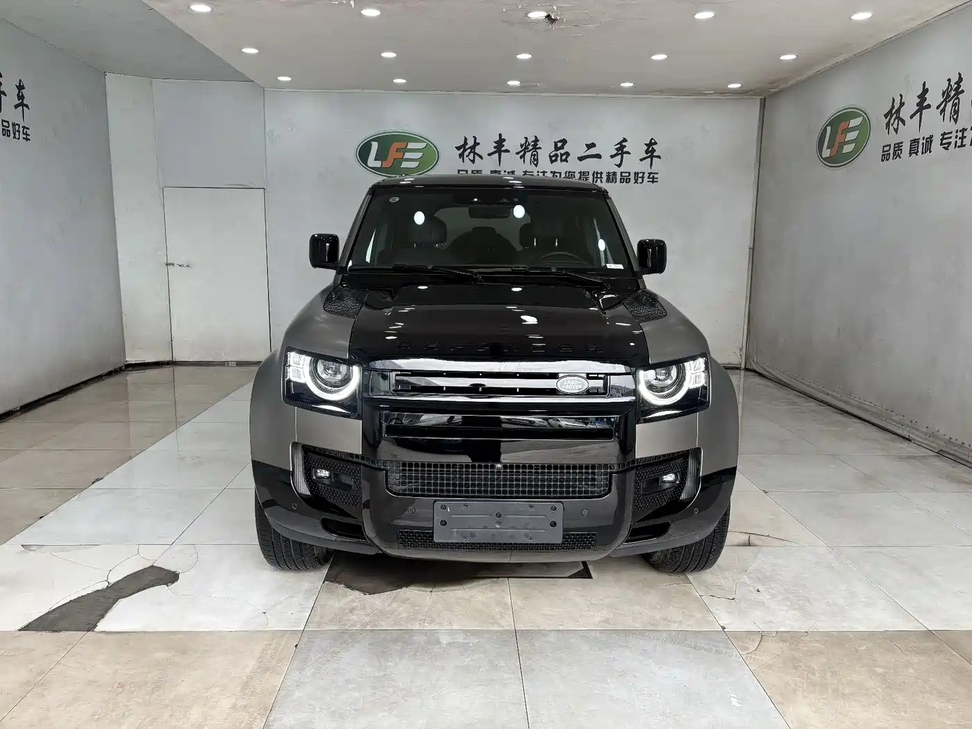 Land Rover Defender 2025 110 3.0T P400 X фото 3