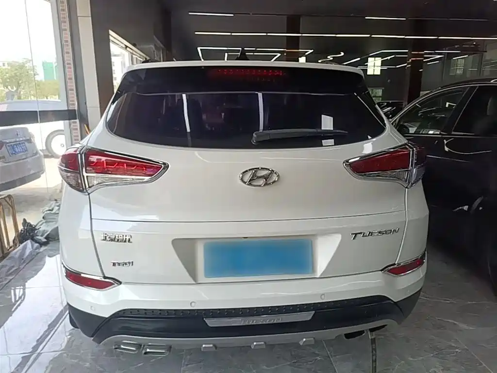 Hyundai Tucson 2015 1.6T Dual Clutch 2WD Leading фото 6