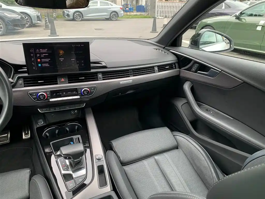 Audi A4L 2023 40 TFSI quattro Luxury Sport фото 16