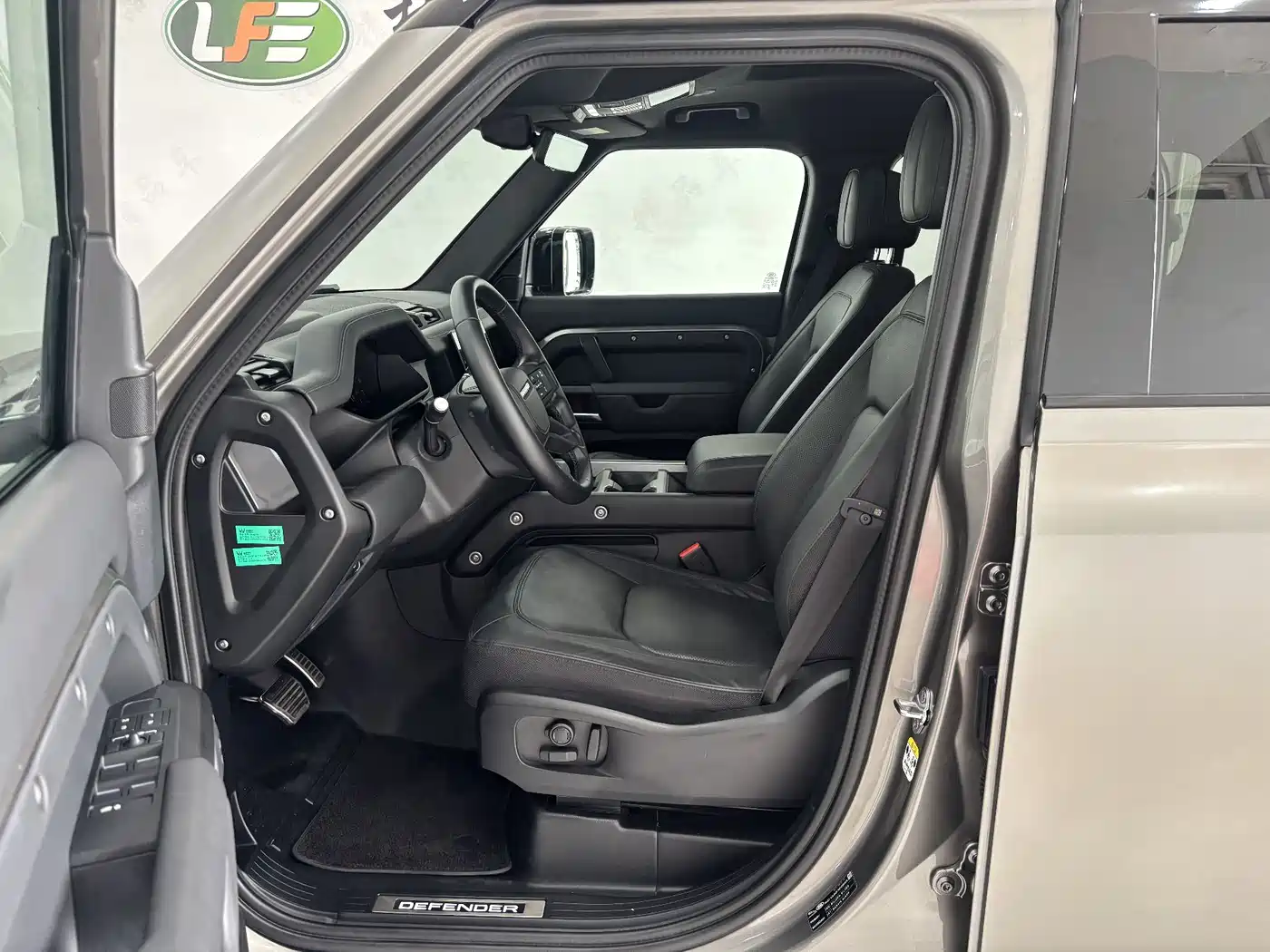 Land Rover Defender 2025 110 3.0T P400 X фото 14
