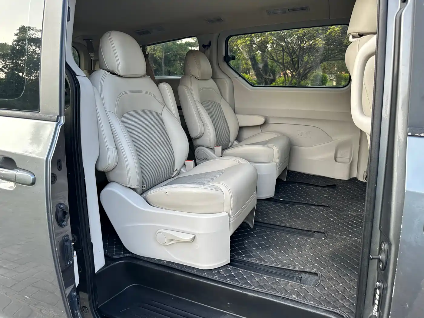 SAIC Maxus Maxus G10 2019 PLUS 2.0T Auto Elite China VI фото 15
