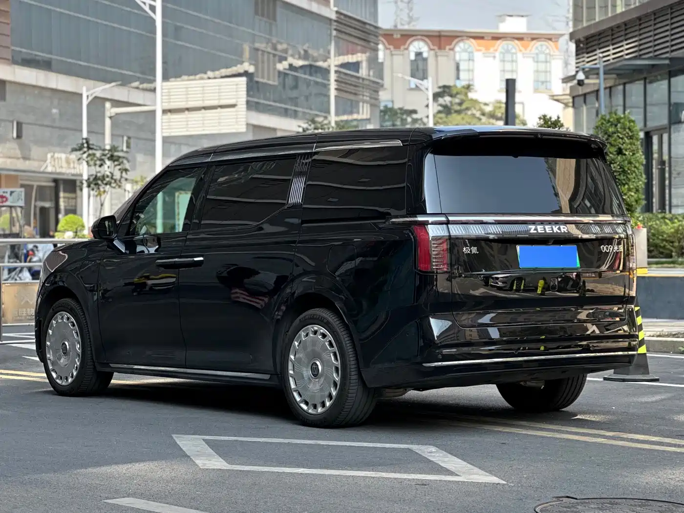 ZEEKR EXTREME KRYPTON 009