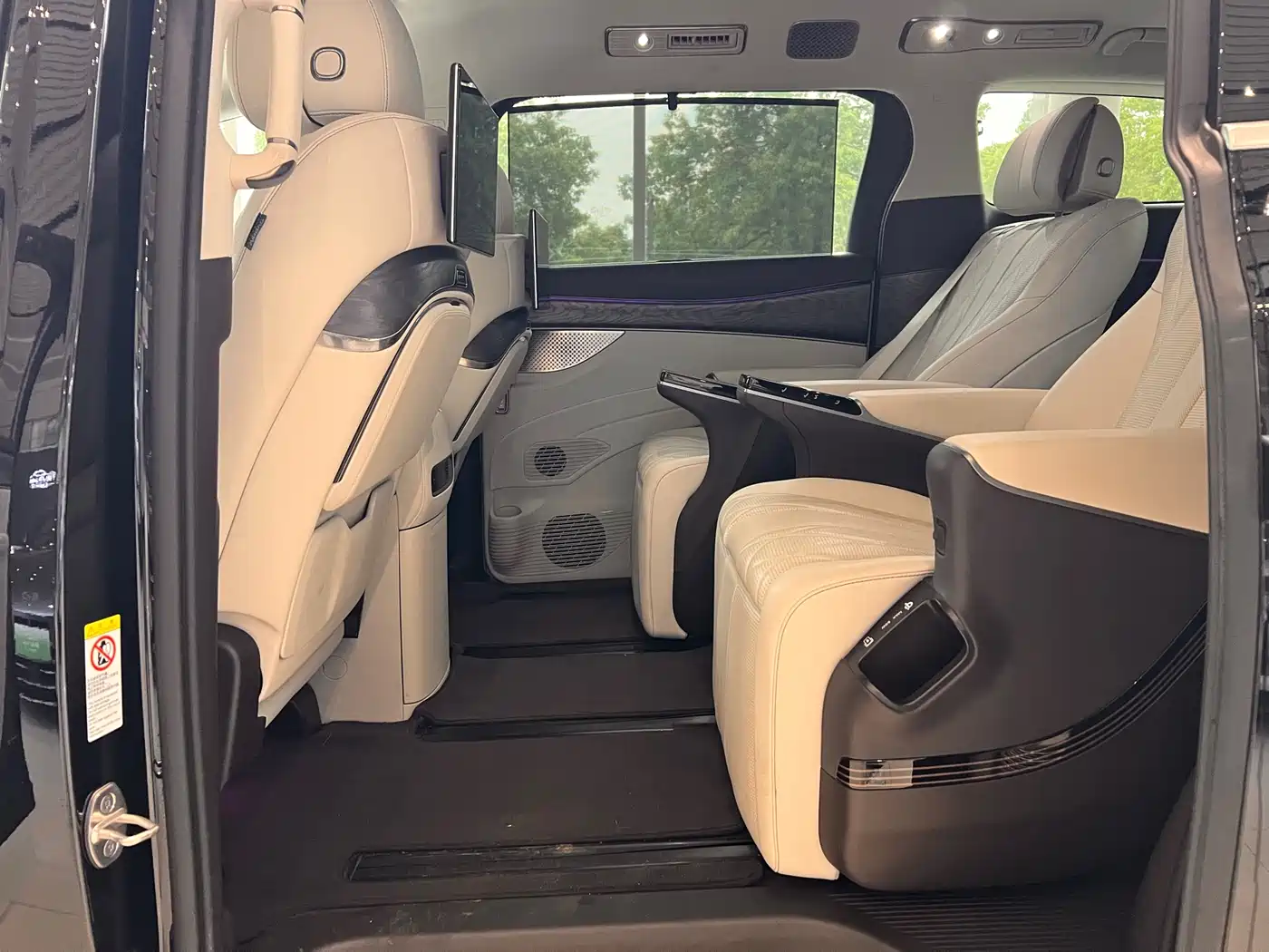Denza D9 2025 DM-i Smart Drive Edition 1020 AWD Prestige фото 5