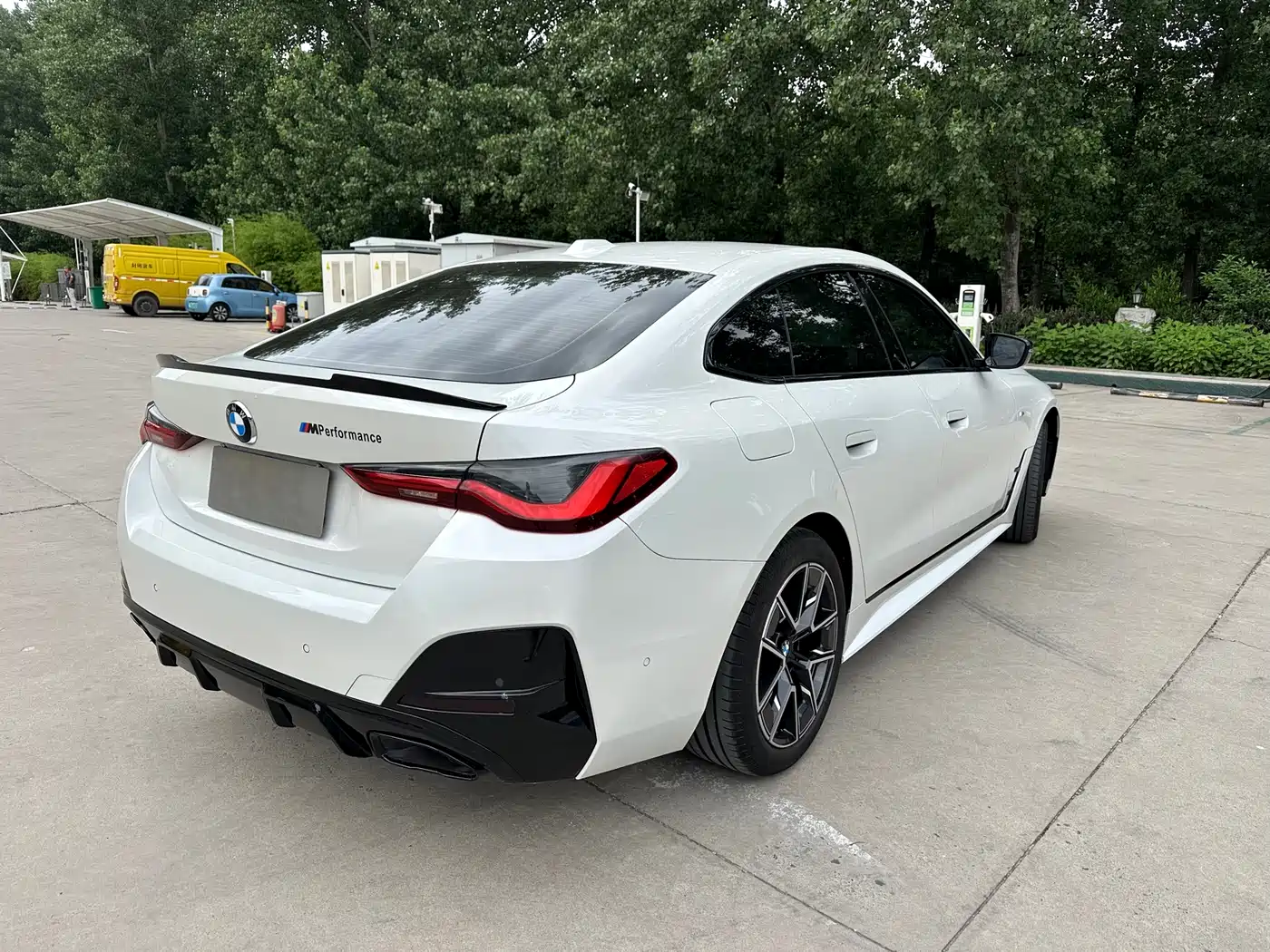 BMW 4 Series 2023 425i Gran Coupe M Sport Shadowline Package фото 6