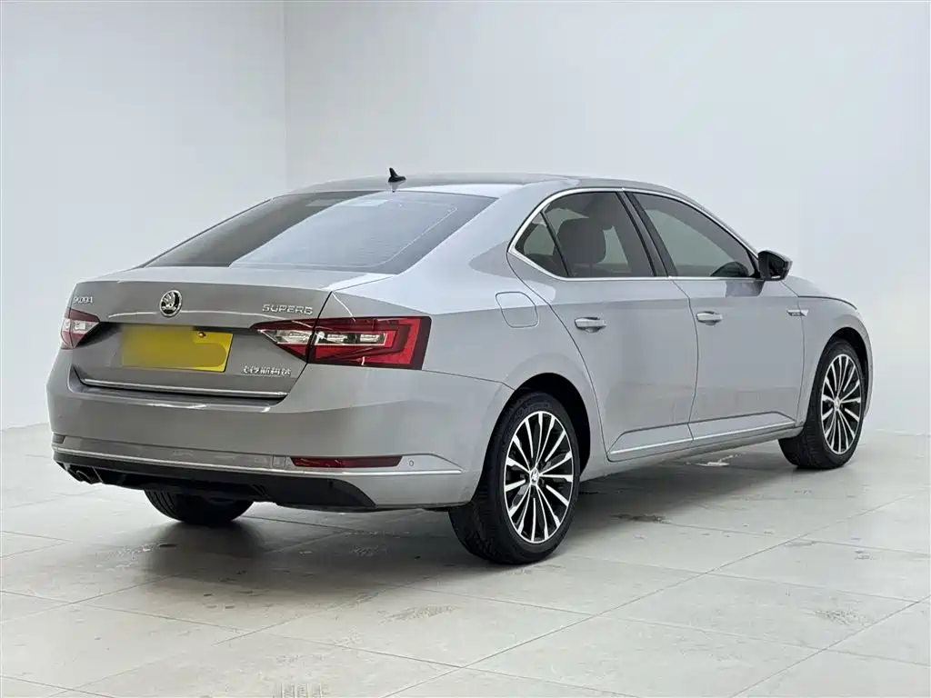Škoda Superb 2016 TSI330 DSG Smart Edition фото 25