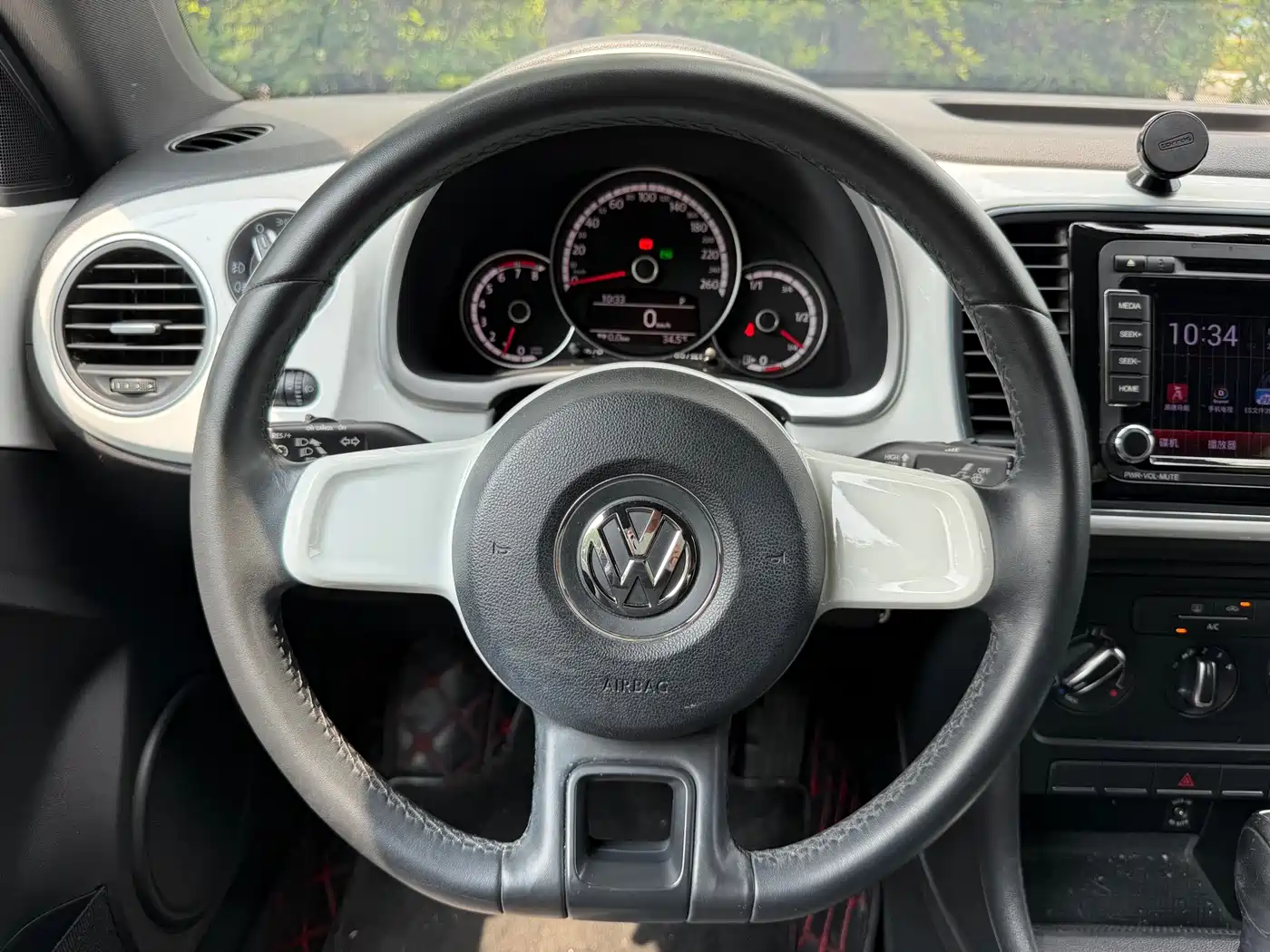 Volkswagen Beetle 2015 180TSI фото 8