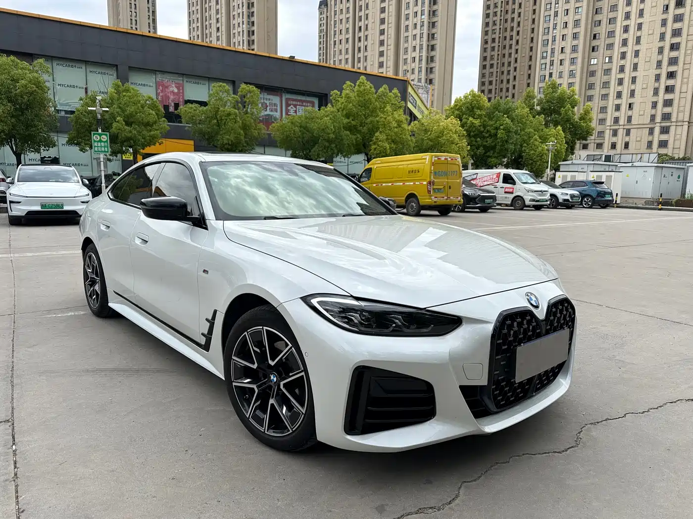 BMW 4 Series 2023 425i Gran Coupe M Sport Shadowline Package фото 3
