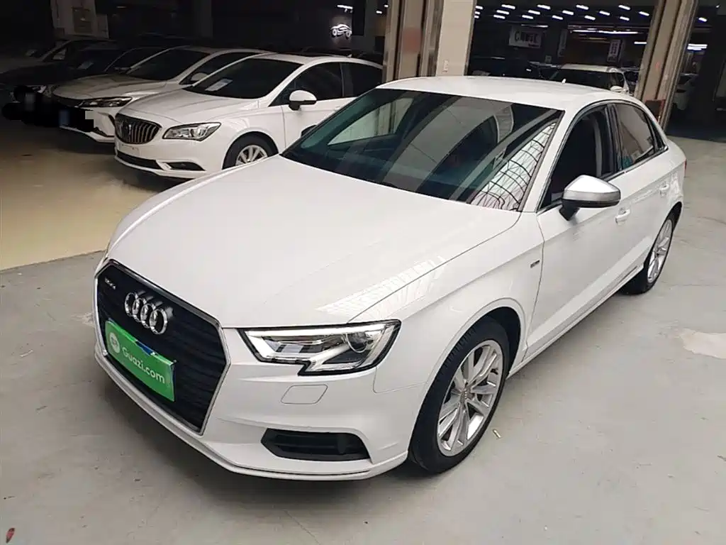 Audi A3 2018 30th Anniversary Limousine 35 TFSI Progressive
