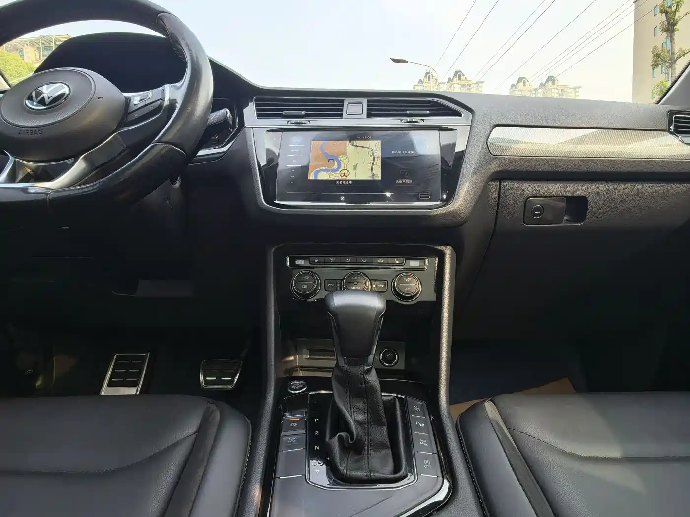 Volkswagen Tiguan L 2021 330TSI Automatic 2WD R-Line Premium фото 17
