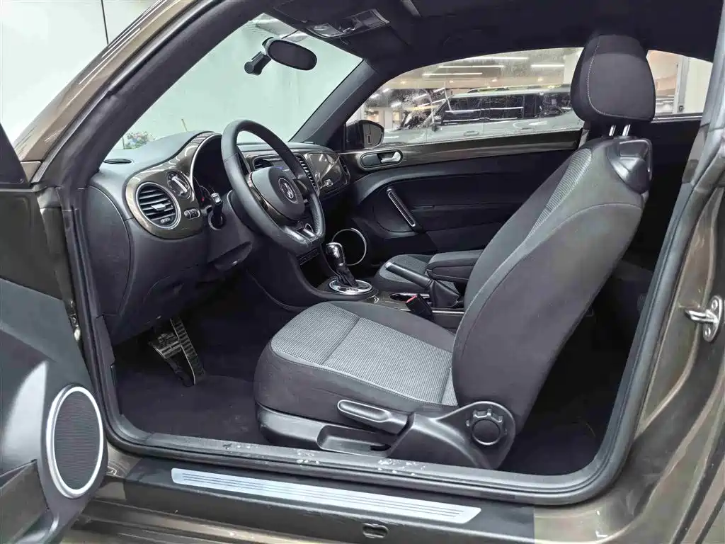 Volkswagen Beetle 2015 180TSI фото 12