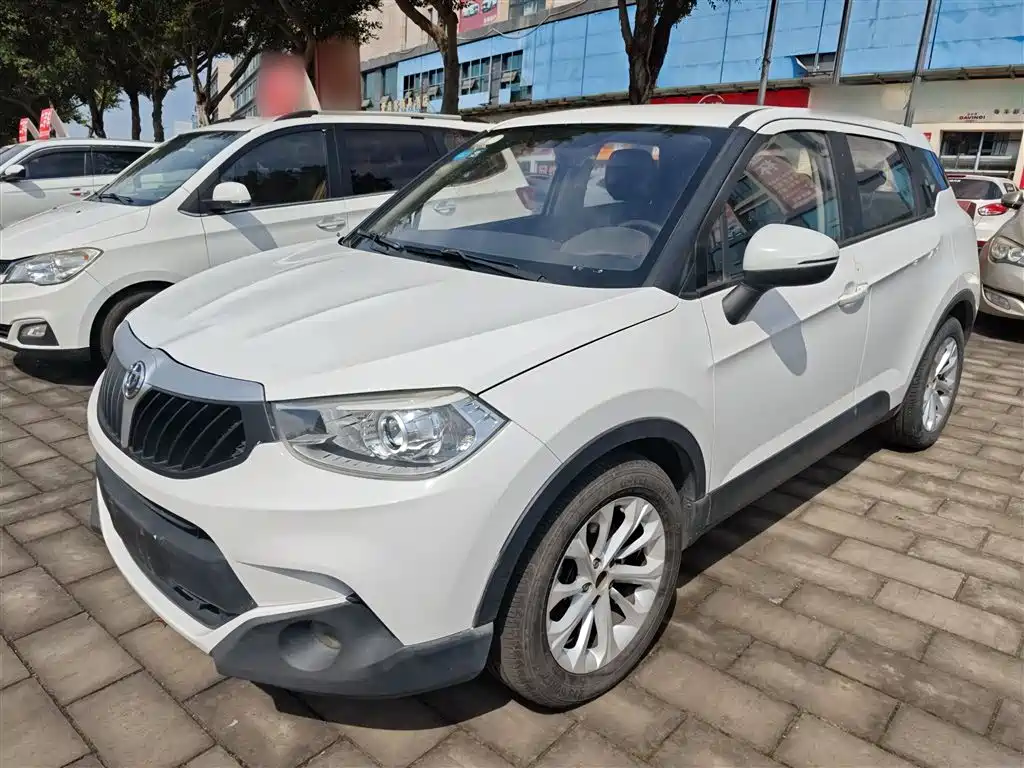 Фото 2 - Zhonghua V3