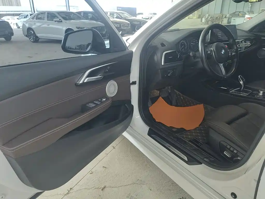 BMW 1 Series 2023 2022 125i M Sport Shadow Edition