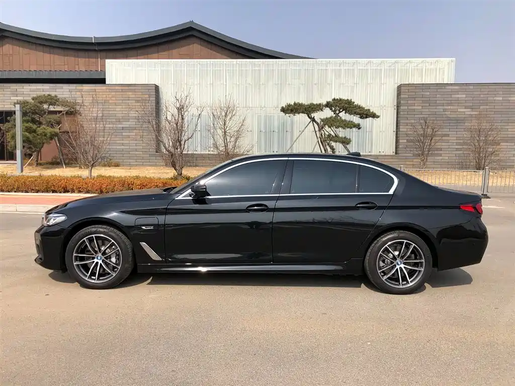 BMW 5 Series New Energy 2024 2022 535Le M Sport Package