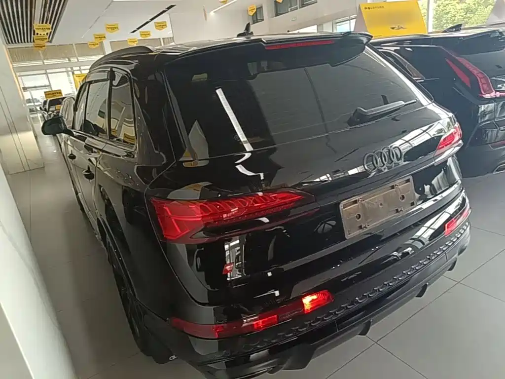 Фото 5 - Audi Q7