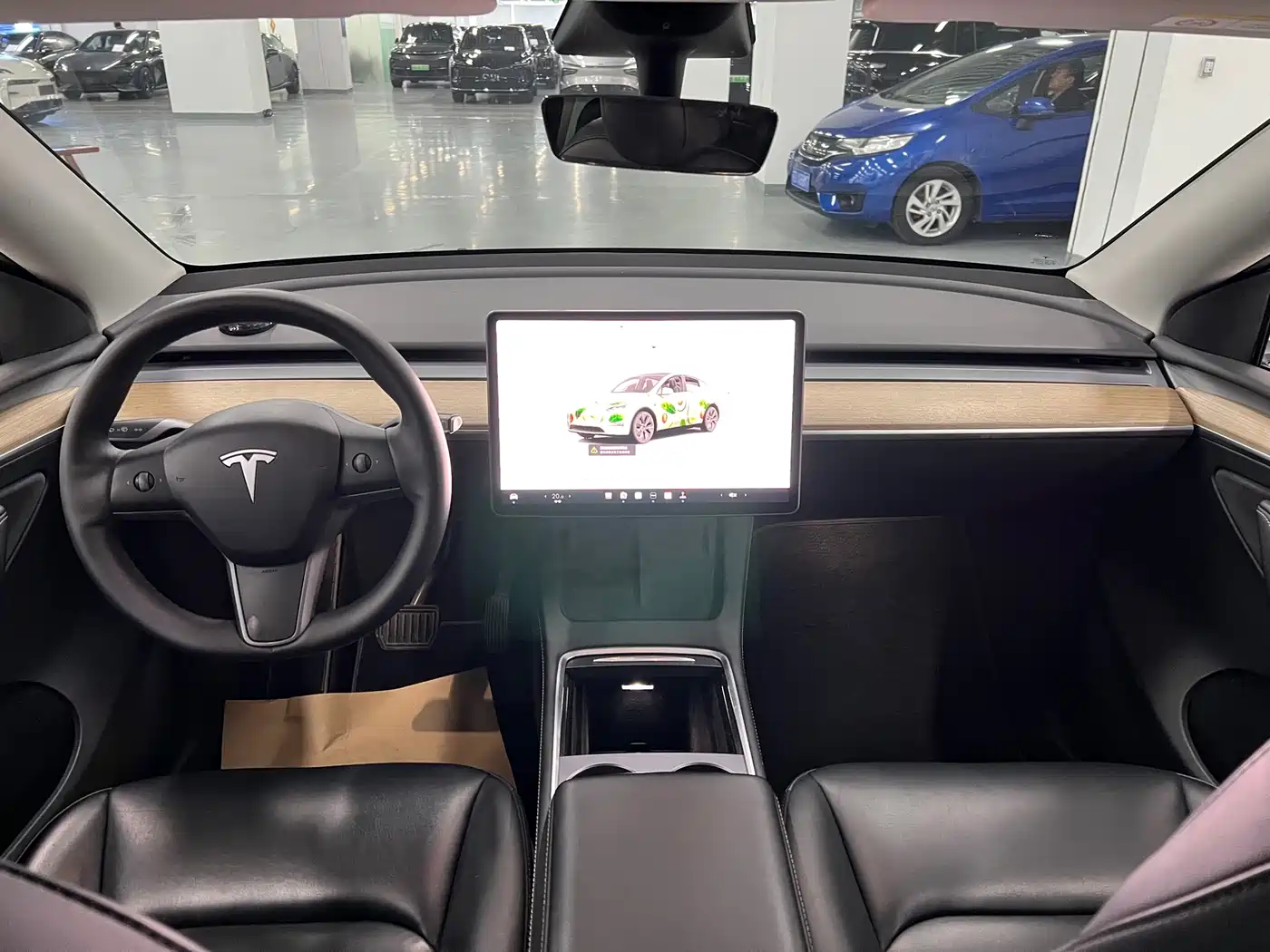 TESLA MODEL Y