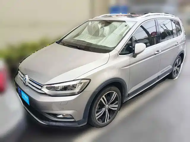 Volkswagen Touran 2021 Touran L 280TSI DSG Cross Edition 7-seater — фото 1