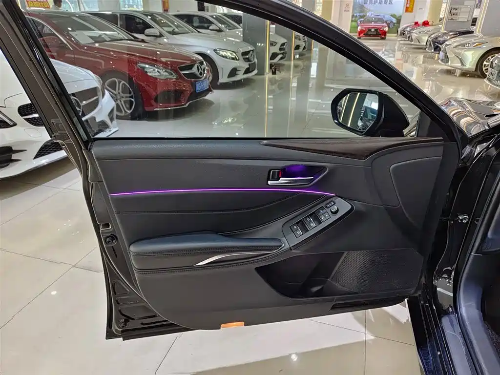 Toyota Avalon 2021 2.5L Luxury Edition фото 6