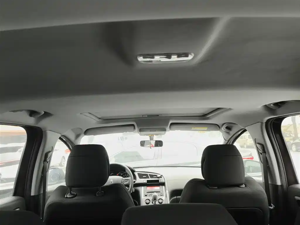 Peugeot 3008 2016 2.0L Automatic Classic Edition фото 15