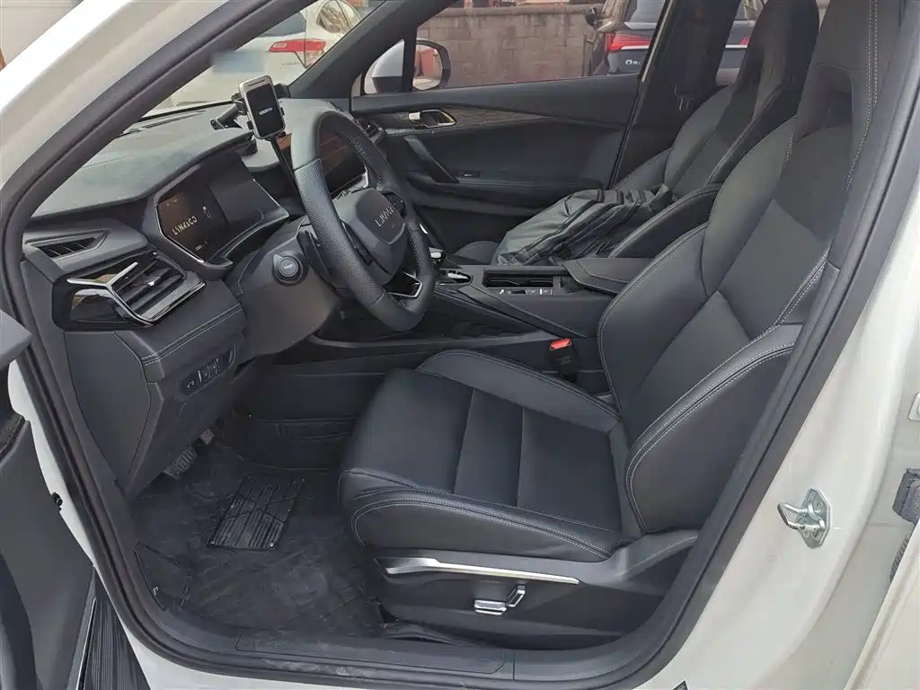 Lynk & Co 06 2023 Remix 1.5T Power Pro фото 15