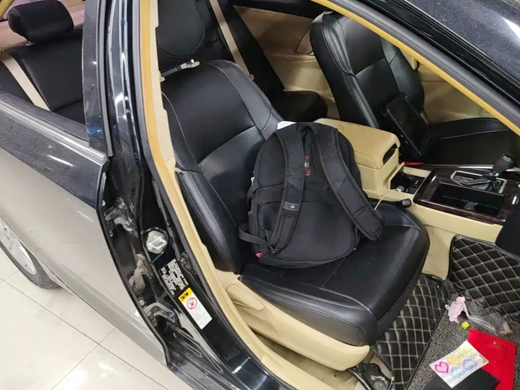 Фото 25 - Toyota Camry