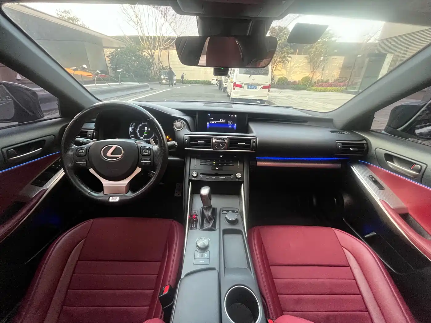 Lexus IS 2017 300 F SPORT фото 28