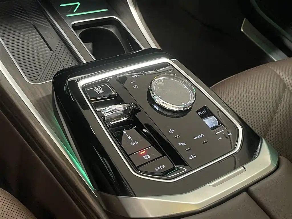 BMW 7 Series 2023 Model 735Li Luxury Package фото 19