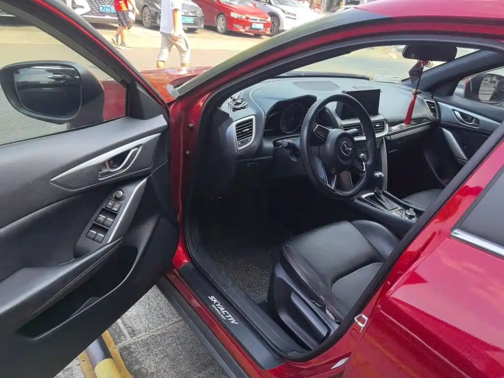 Photo 12 - Mazda CX-4