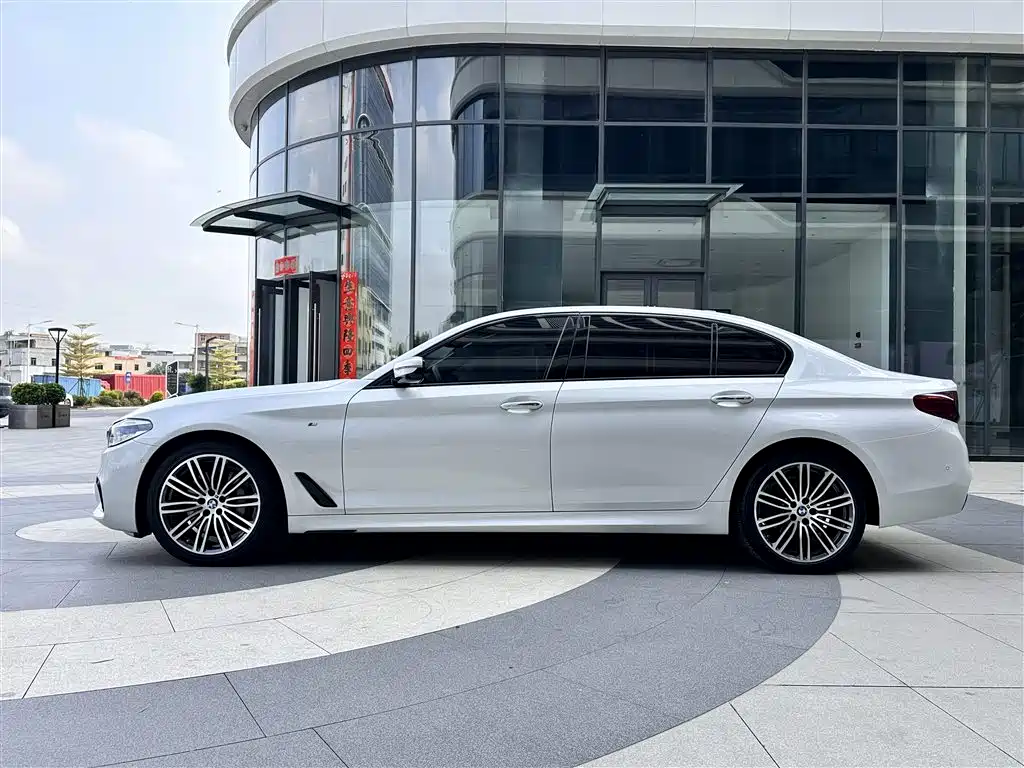 BMW 5 Series 2018 Facelift 530Li Exclusive M Sport Package фото 38