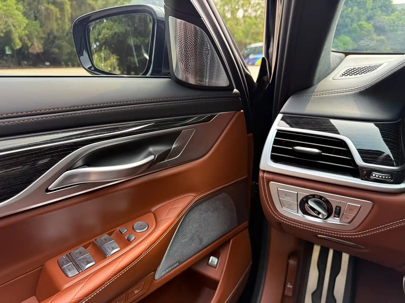 BMW 7 Series 2019 M760Li xDrive V12 Sport Package фото 5