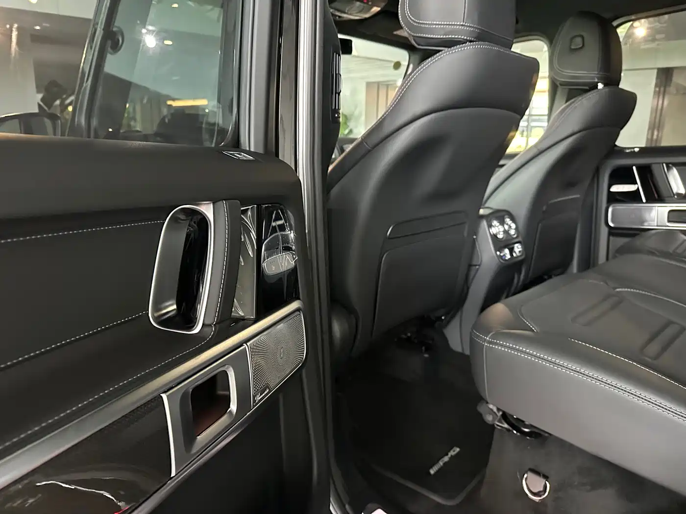 Mercedes-Benz G-Class 2026 Model G 500 фото 10