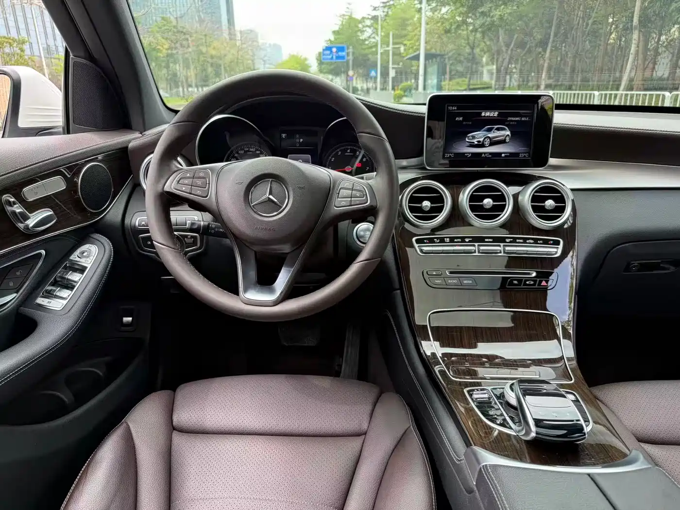 Mercedes-Benz GLC 2018 Facelift GLC 260 4MATIC Luxury фото 7