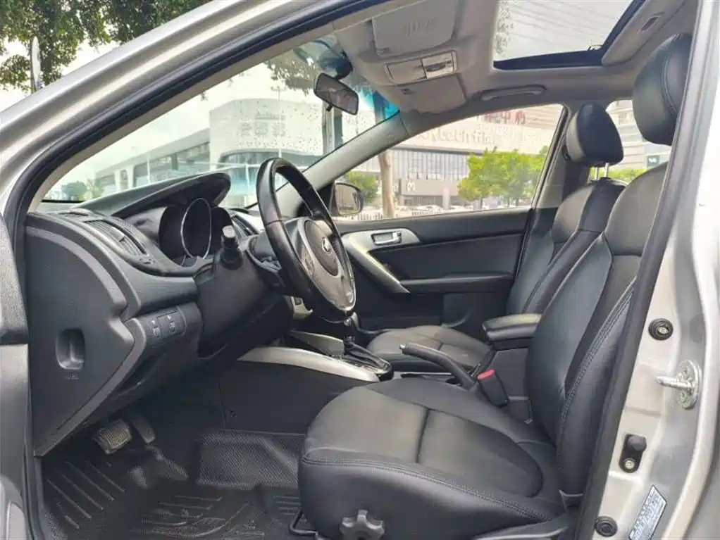 Kia Forte 2014 1.6L AT GLS фото 6