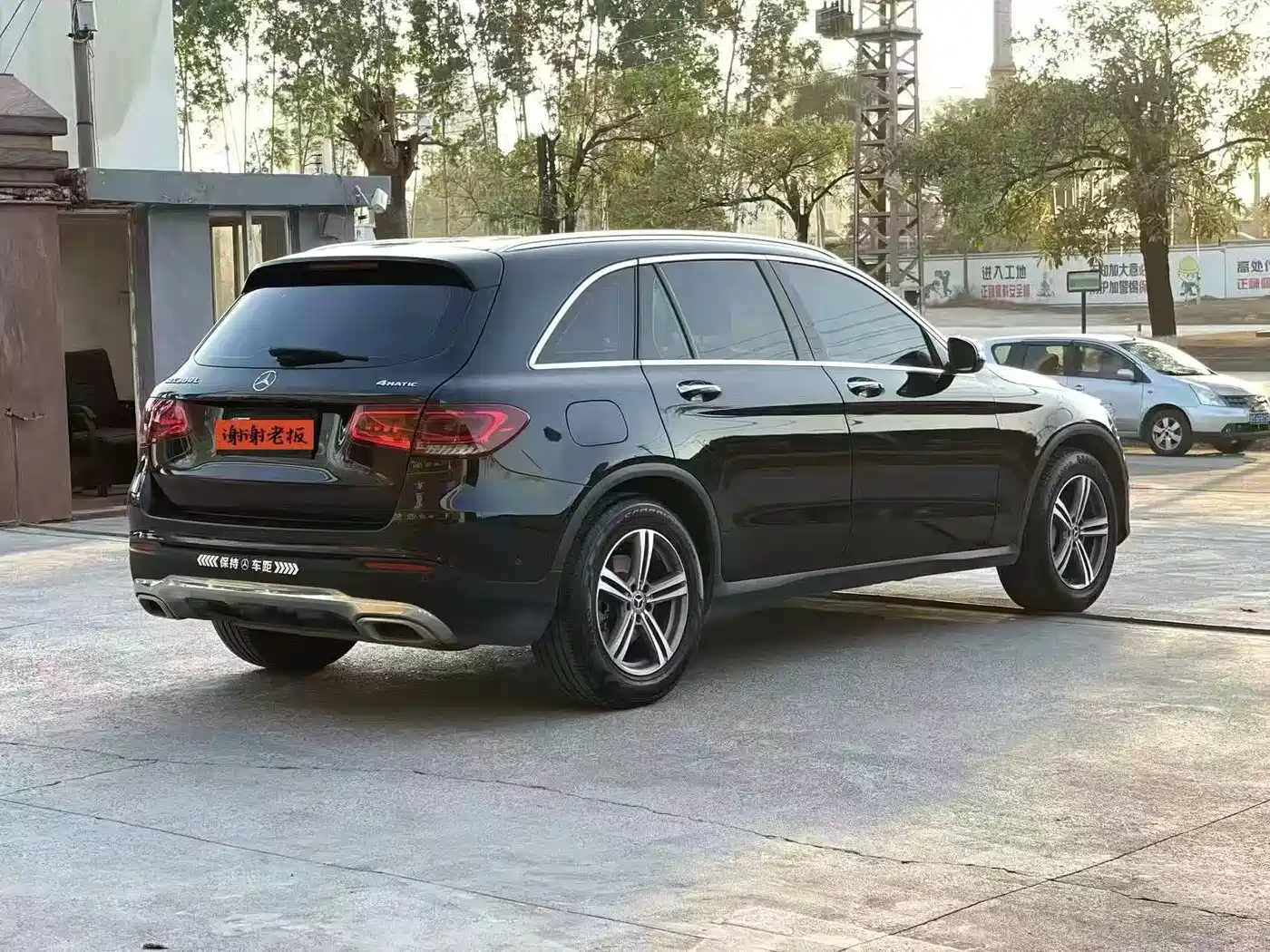 MERCEDES-BENZ GLC