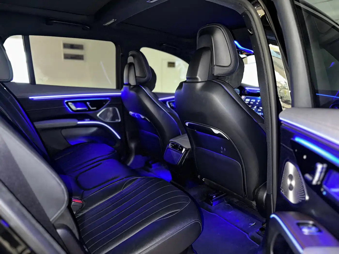 Mercedes-Benz EQS SUV 2023 450 4MATIC Pioneer Edition фото 26