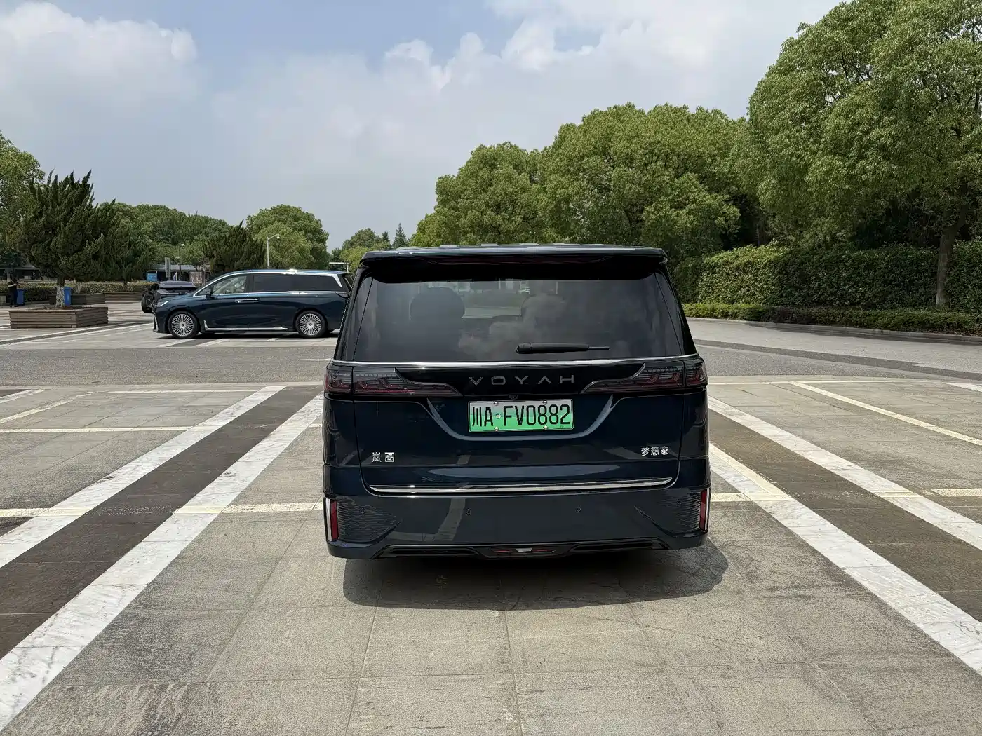 Voyah Auto Voyah Dreamer 2025 PHEV AWD Flagship Kunpeng Edition фото 14